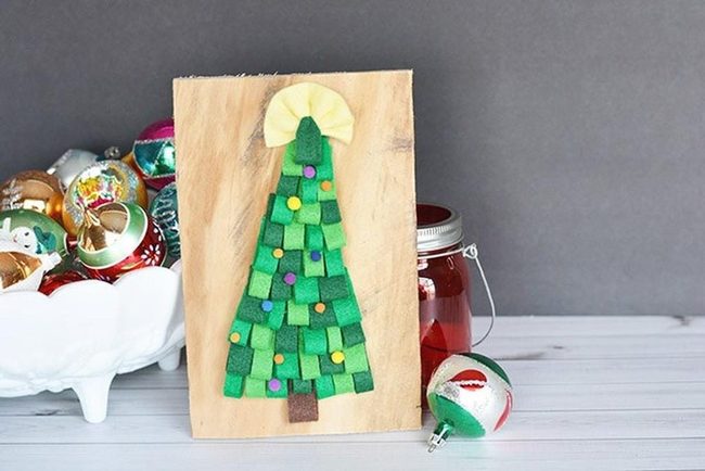 Green Felt Pom-Pom Christmas Tree