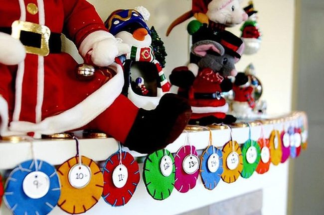 Numbered Felt Circles With Festive Characters