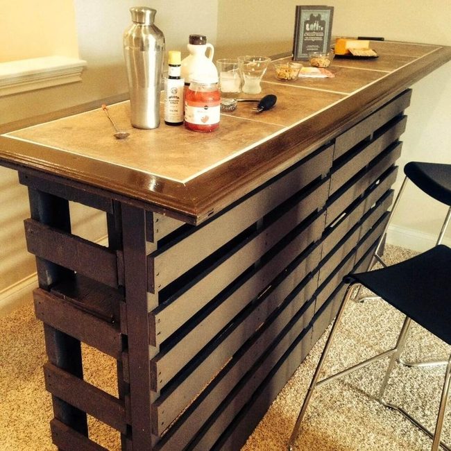 Dark Wood Ceramic Pallet Bar