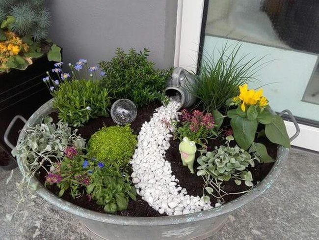 Cascading White Stones Garden