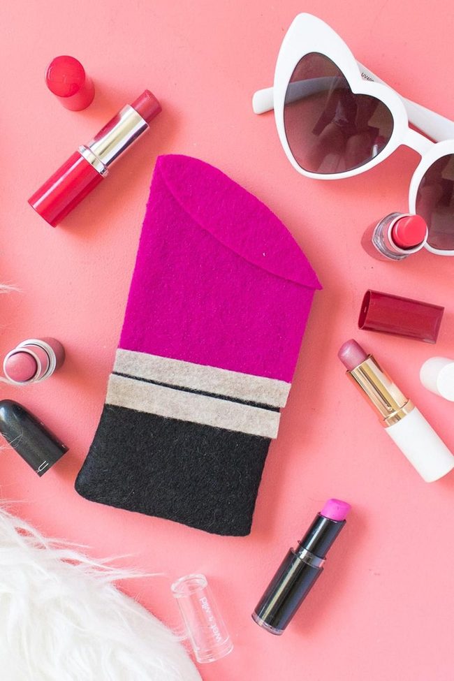 Purple Striped Lipstick Scatter