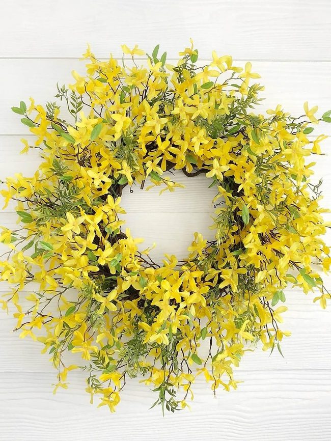 Pale Yellow Meadow Wreath