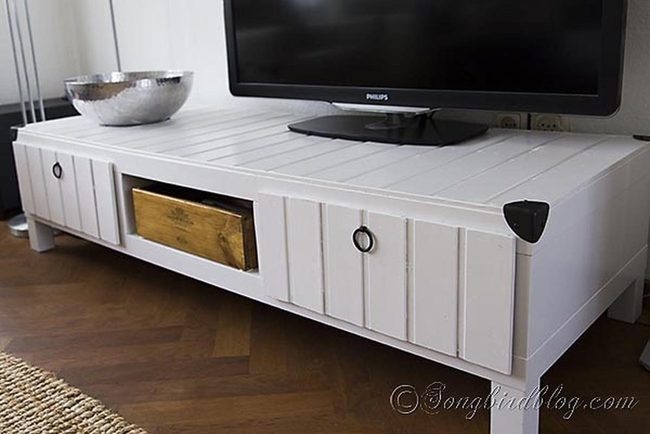 White Stand Black Screen Herringbone Floors