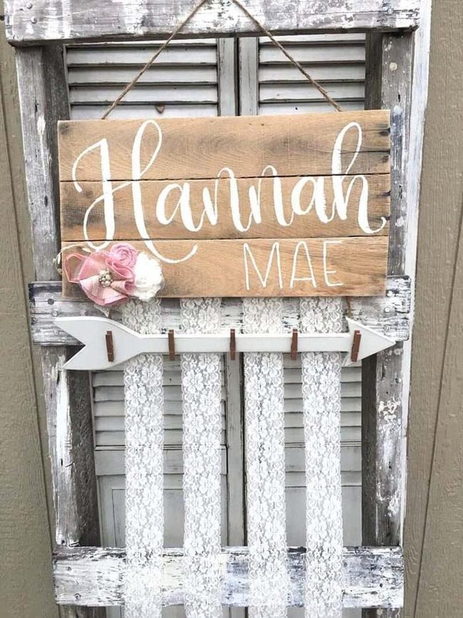 Newborn Name Sign With Growing Photo Arrow
