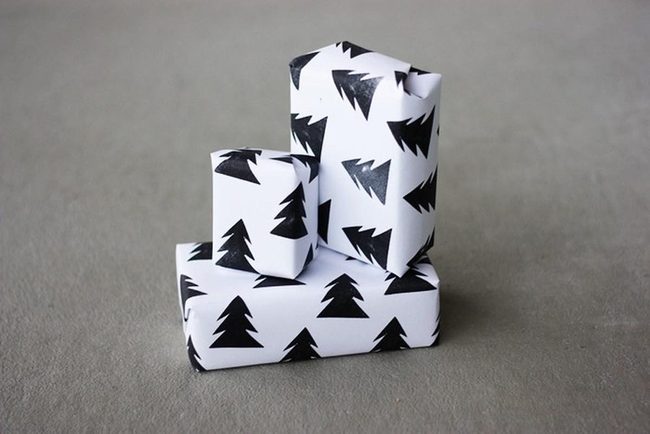 Black Tree Lines On White Gifts