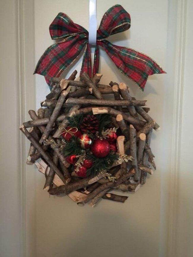 Twigs, Red Ornaments, Golden Shine