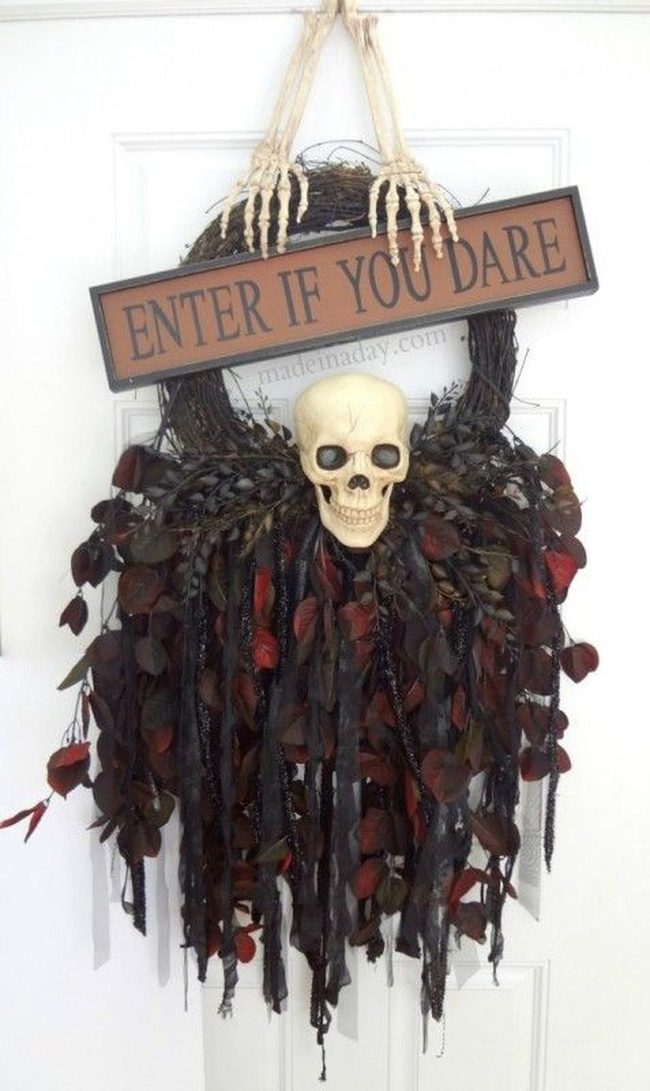 Skull Wreath Black Ribbons Dare