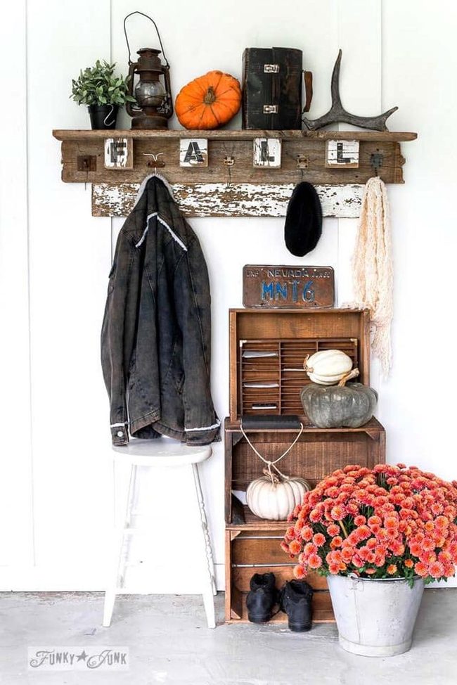 Wooden Pallet Rack Changeable Letters