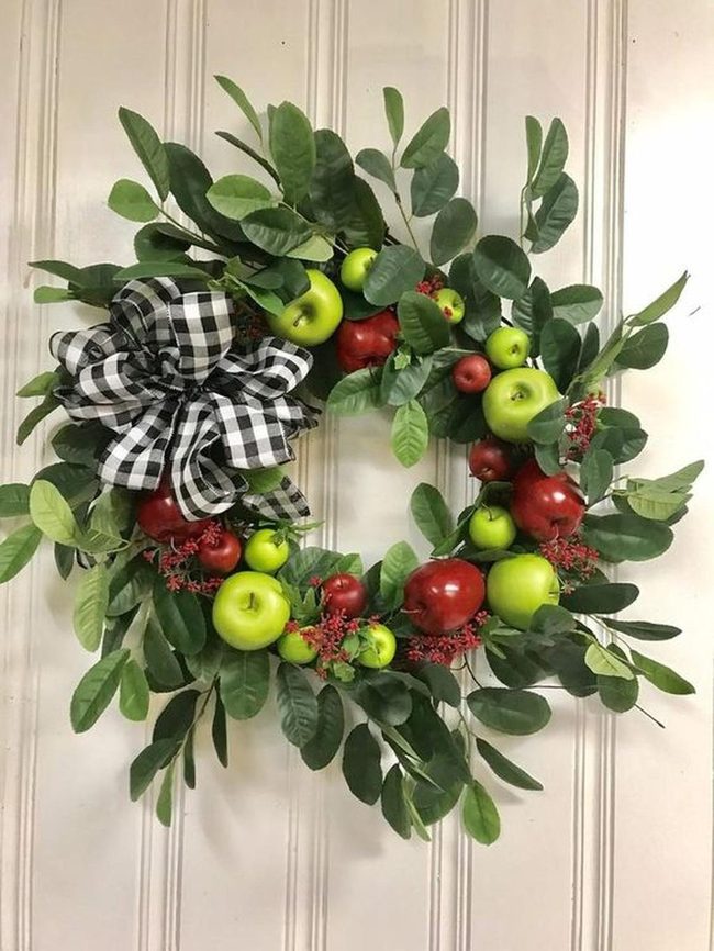 Fresh Apple Wreath Black Checkered Bow