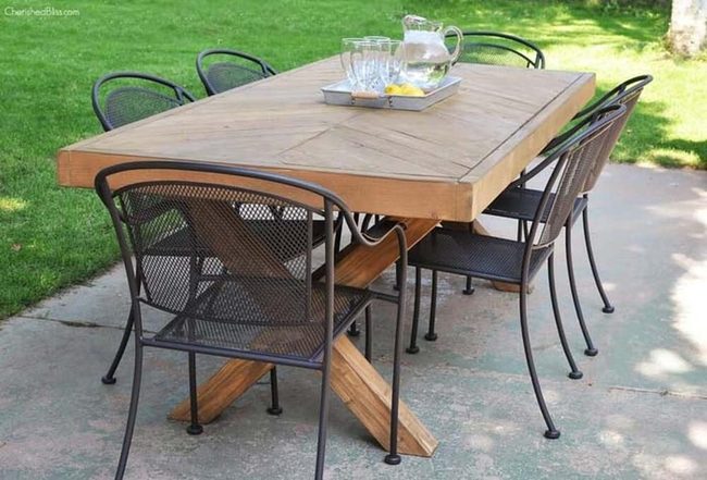 Weathered Wood Dining Versatility