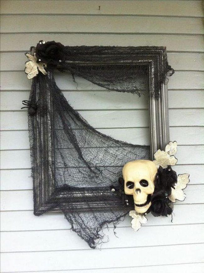 Black Skull Wreath Silver Accents