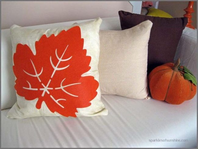 Felt Leaves Transform Plain Pillows
