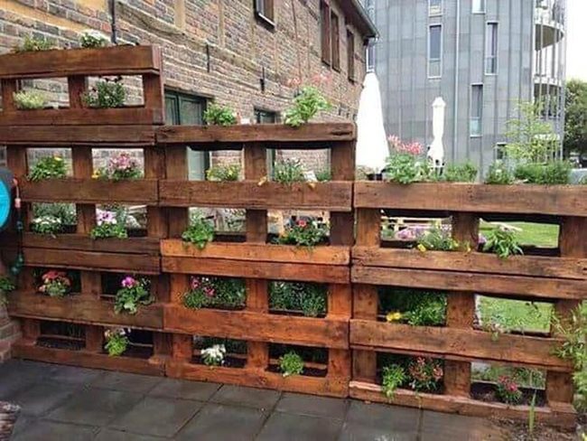 Vertical Pallet Garden Fence