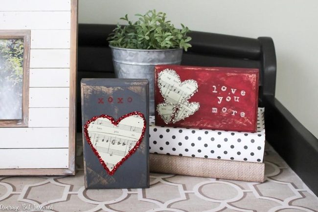 Red Heart Wooden Signs Corner