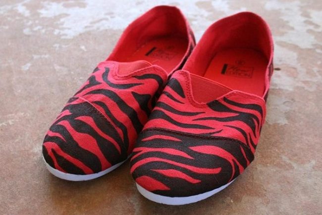 Red And Black Tiger Stripe Slip-Ons