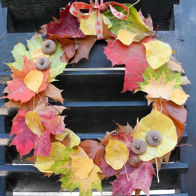 Crimson Leaves Black Frame Wreaths