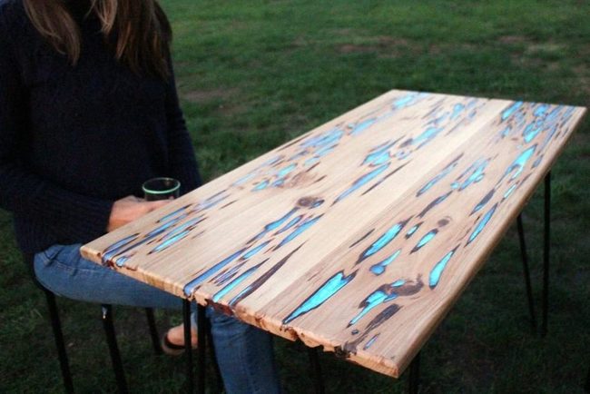 Blue Resin Meets Natural Wood