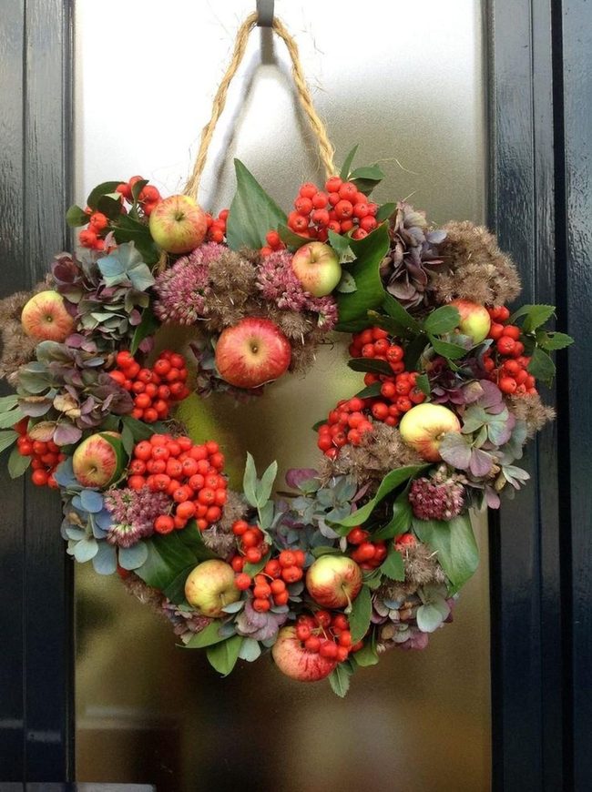 Red Berries Natural Door Wreath