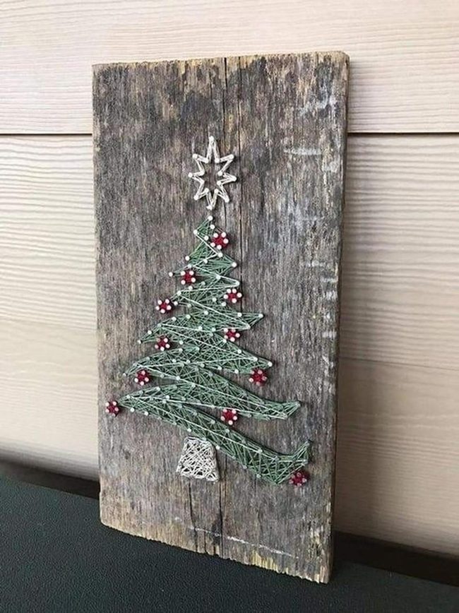 Red Beads Wooden Christmas Tree
