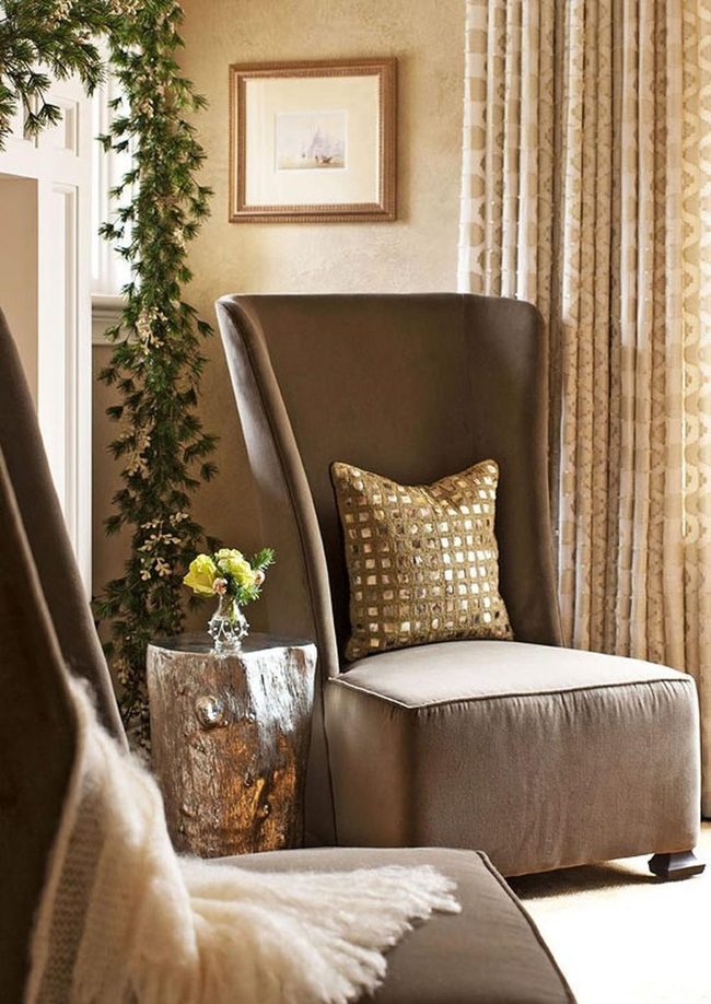Climbing Vines Gold Accents Beige