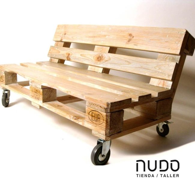 Pallet Wood Furniture On Wheels