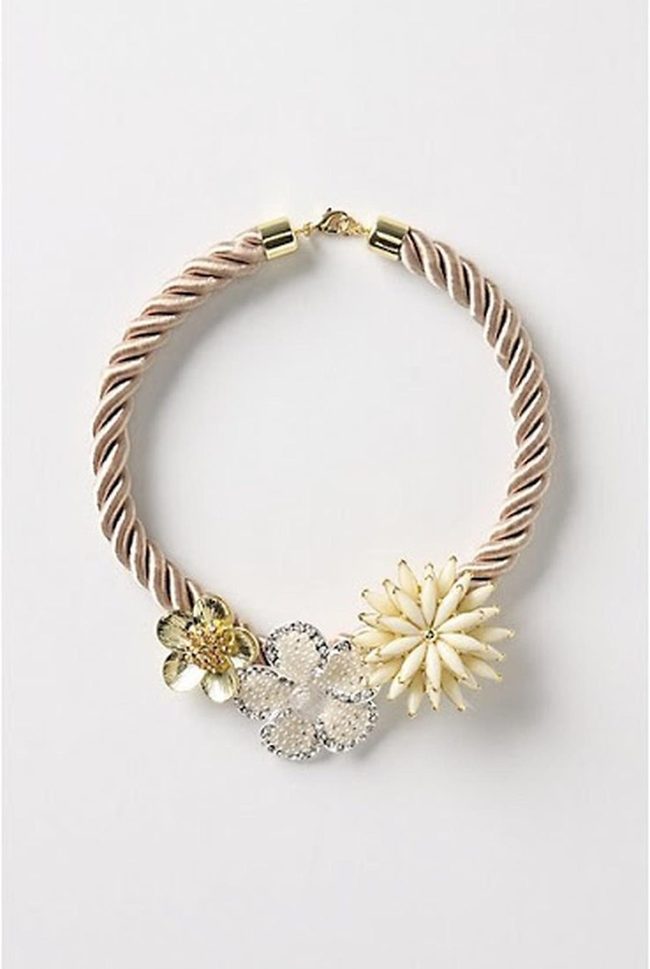 Beige Rope Triple Flower Gems