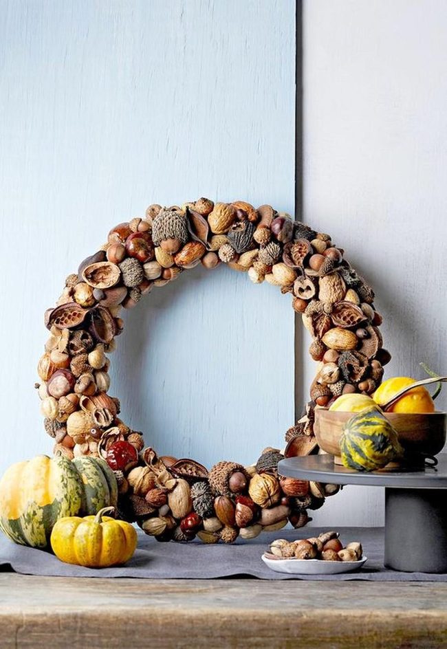 Nutshell Wreath Autumn Table