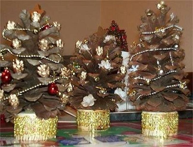 Gold Pinecone Trees With Red Ornaments