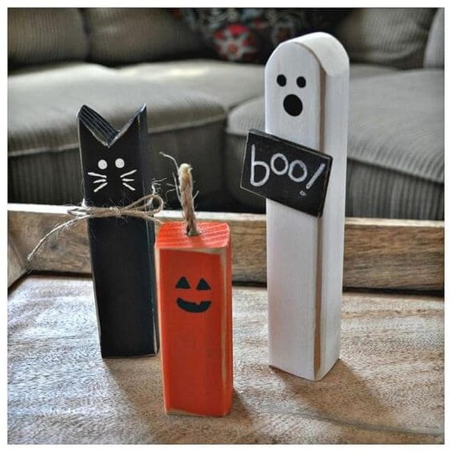 Wooden Halloween Figures Orange Jack-O'-Lanterns