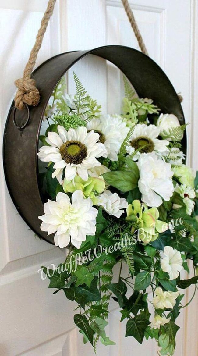 Faux Flowers Metal Circle Statement