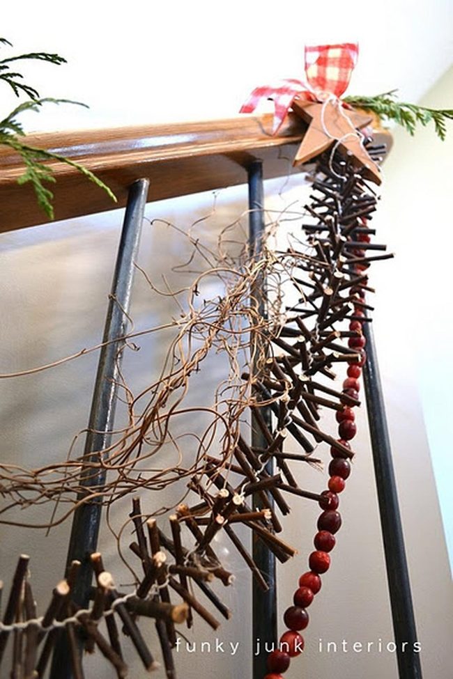 Red Beads Woven Wooden Garland