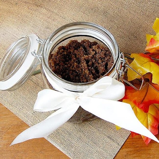 Brown Sugar Scrub With Caramel Glow