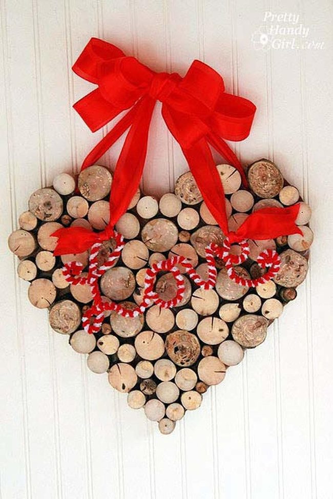 Red Bow Wooden Wreath