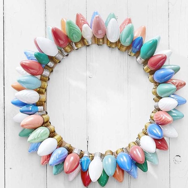 Glowing Bulb Door Wreath
