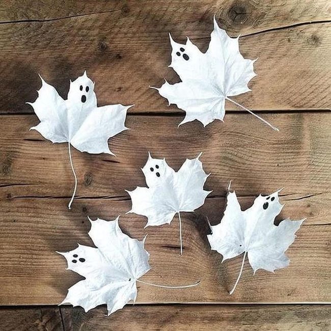 White Leaves Black Eyes Wood