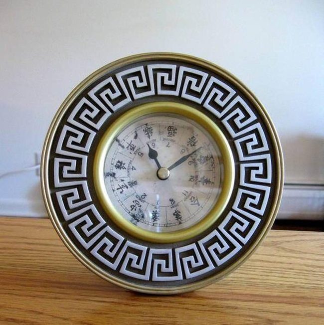 Black And White Geometric Clock