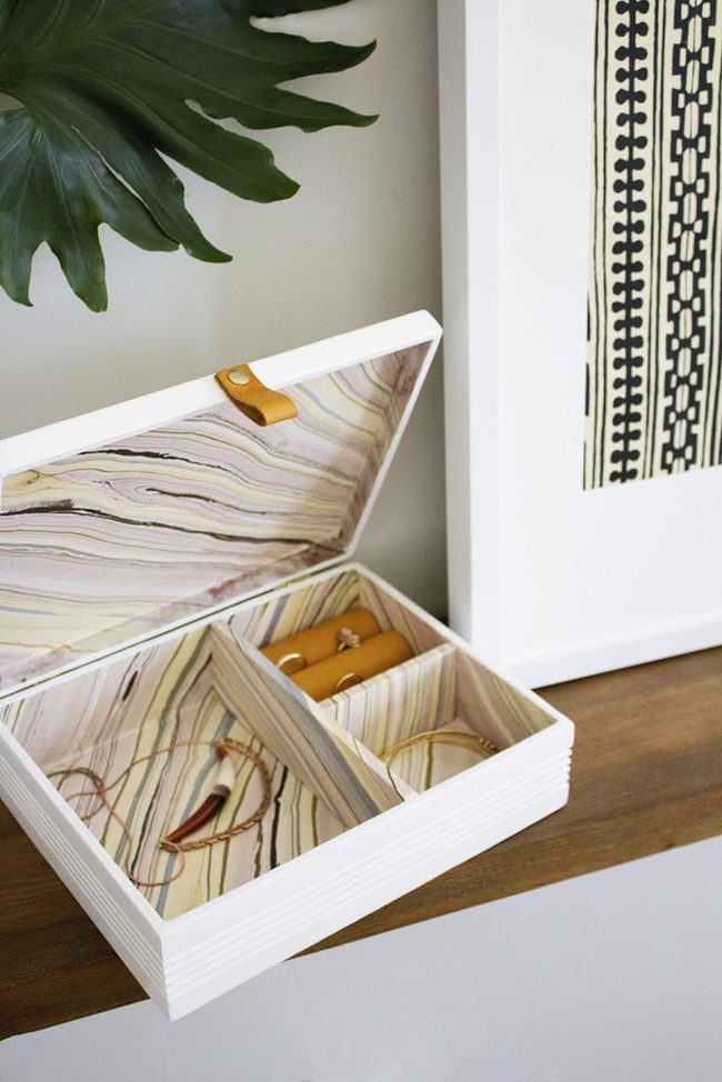 Marbled Brown Jewelry Box Display