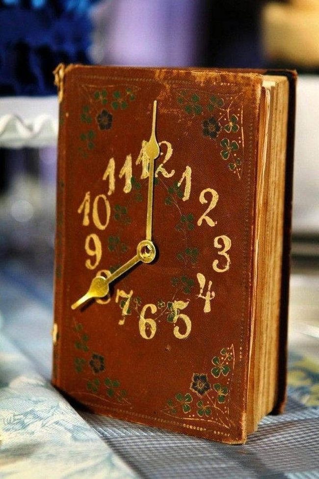 Antique Tome Clock Statement
