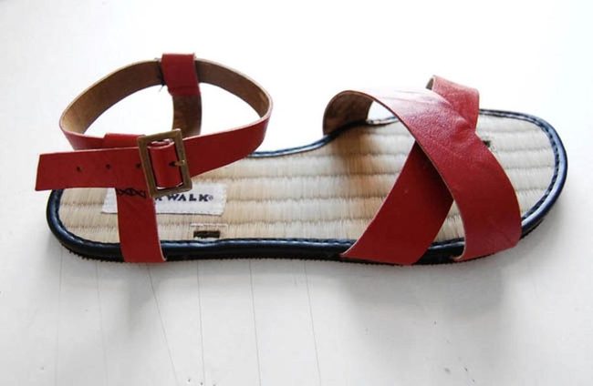 Crimson Straps Summer Essential