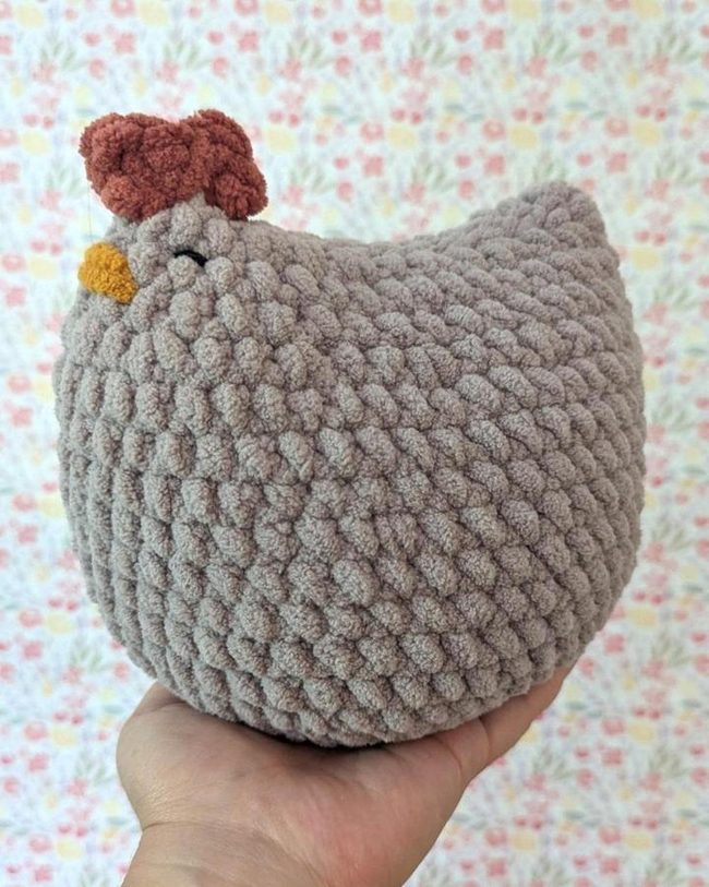 Taupe Bobble Stitch Chicken Toy
