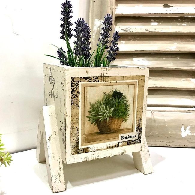 Weathered Wood Planter With Lavender