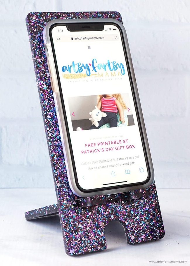 Deep Blue Cosmic Glitter Stand