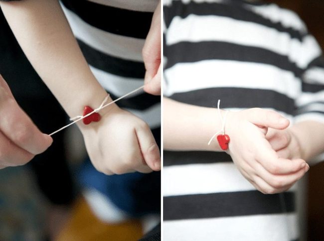 Red Heart String Bracelets