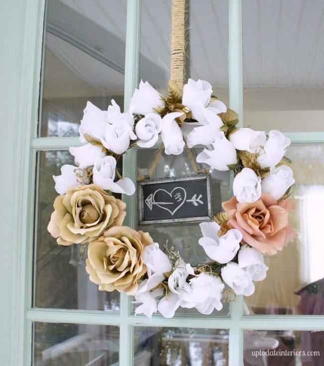 Wreath With Chalkboard Messages