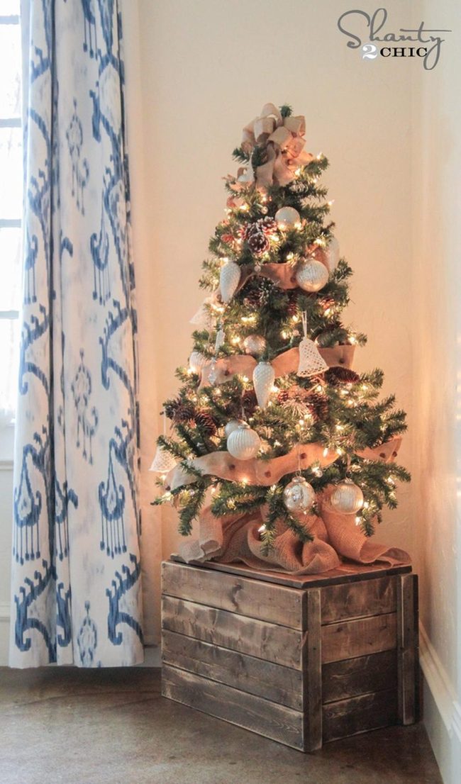Pinecone And Burlap Winter Corner