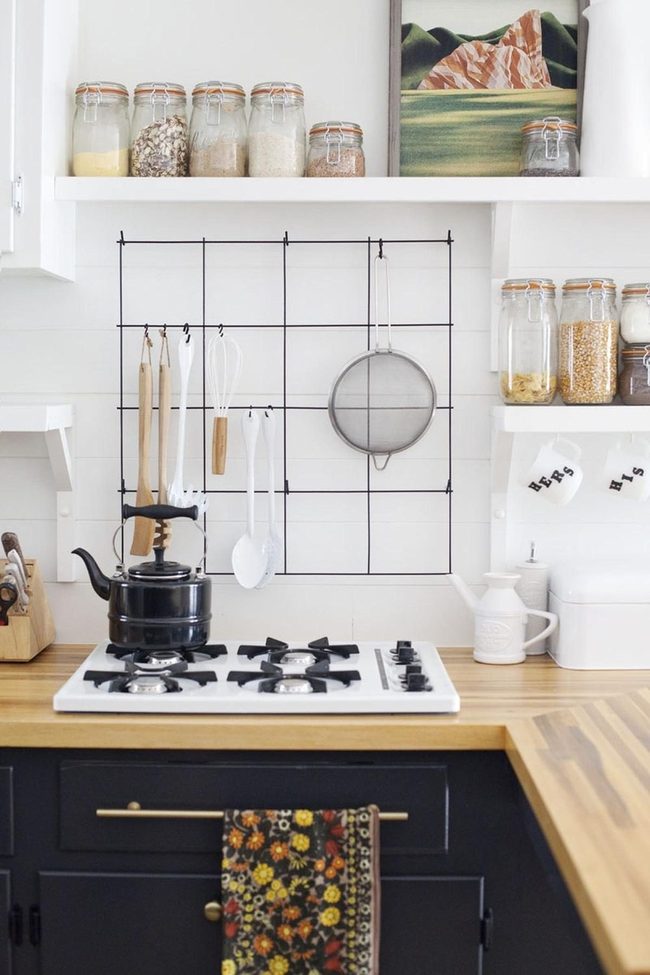 Black Stovetop Meets Wood Warmth