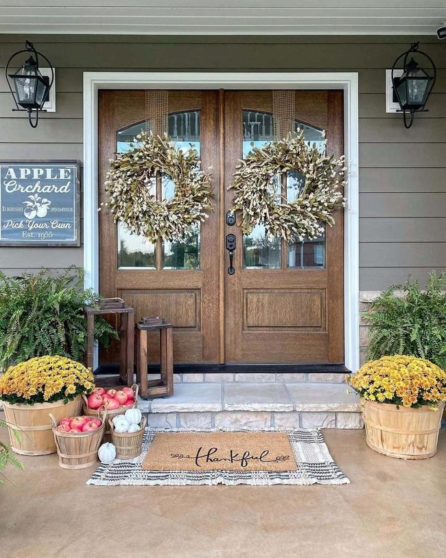 Autumn Wreaths Yellow Mums Stone