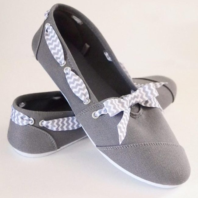 Grey Sneakers With Zigzag Ribbon Details