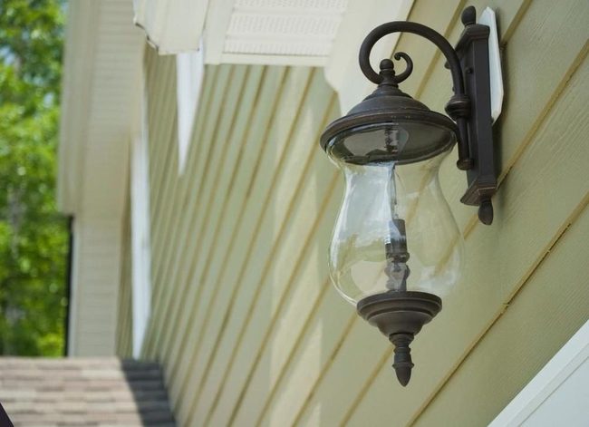 Spray Painted Outdoor Lights Upgrade