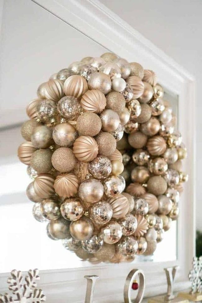 Metallic Spheres Festive Wall